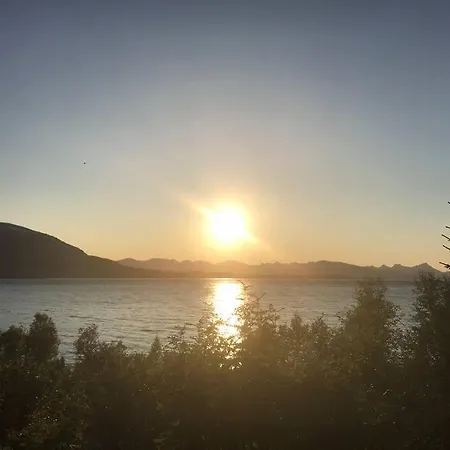 Charming Cabin In Beautiful Area Near Tromso Laksvatn